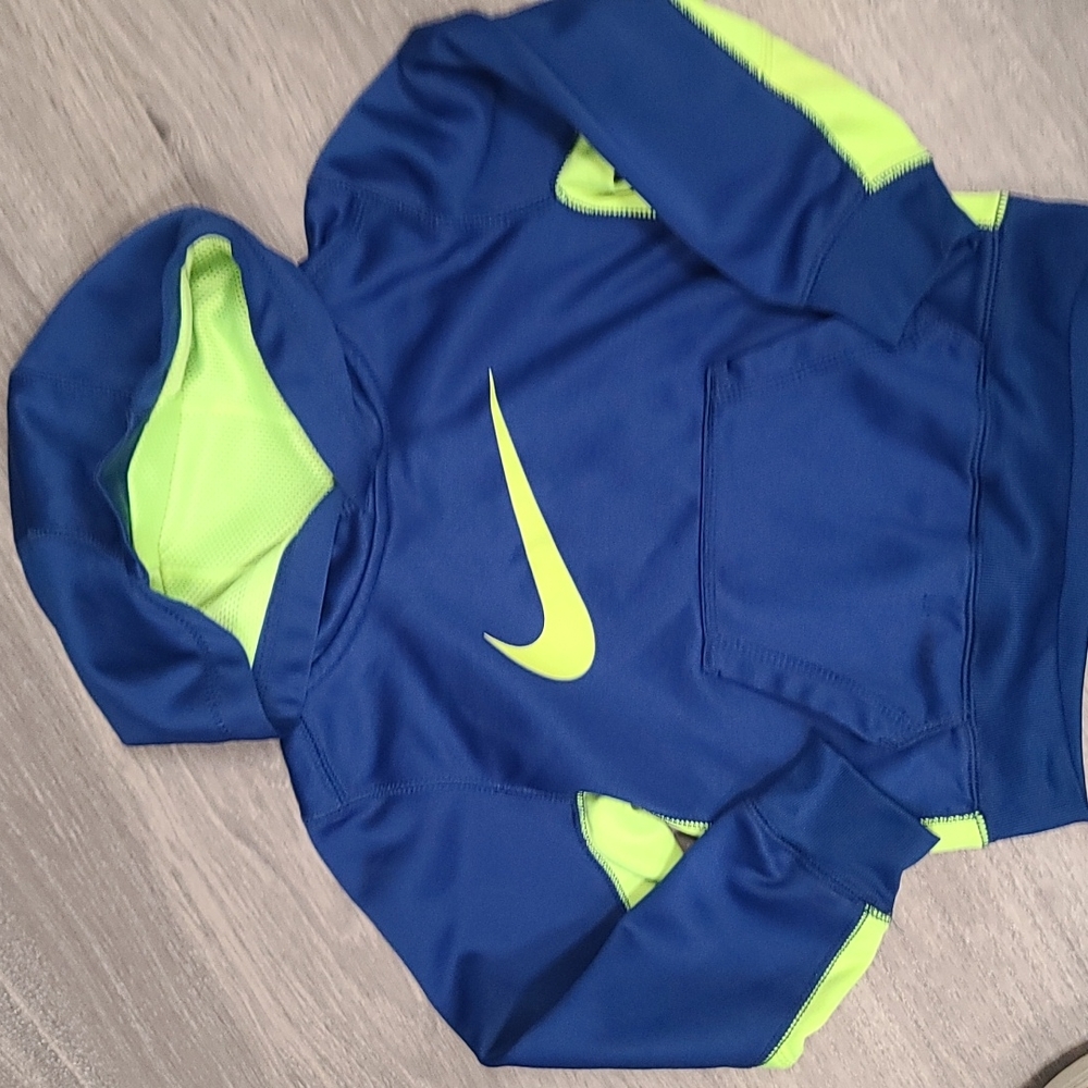 Nike hoodie sz 4T